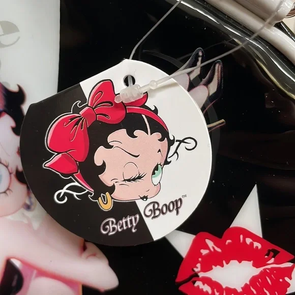 Betty Boop Purse Patent NWT 🖤🖤 - Picture 2 of 5